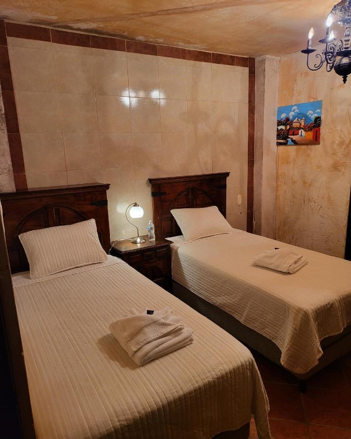 אנטיגואה גואטמלה Hotel Y Restaurante Innsbruck מראה חיצוני תמונה