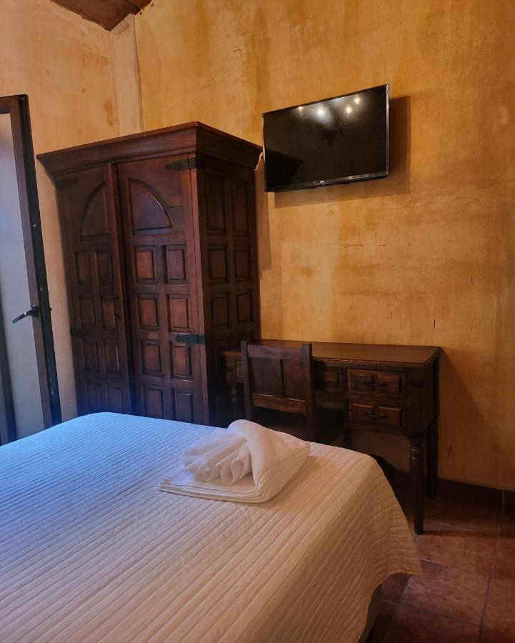 אנטיגואה גואטמלה Hotel Y Restaurante Innsbruck מראה חיצוני תמונה